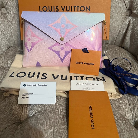 Louis Vuitton “Spring in the City” Sunrise Pastel Kirigami (Large Only) - Picture 2 of 10